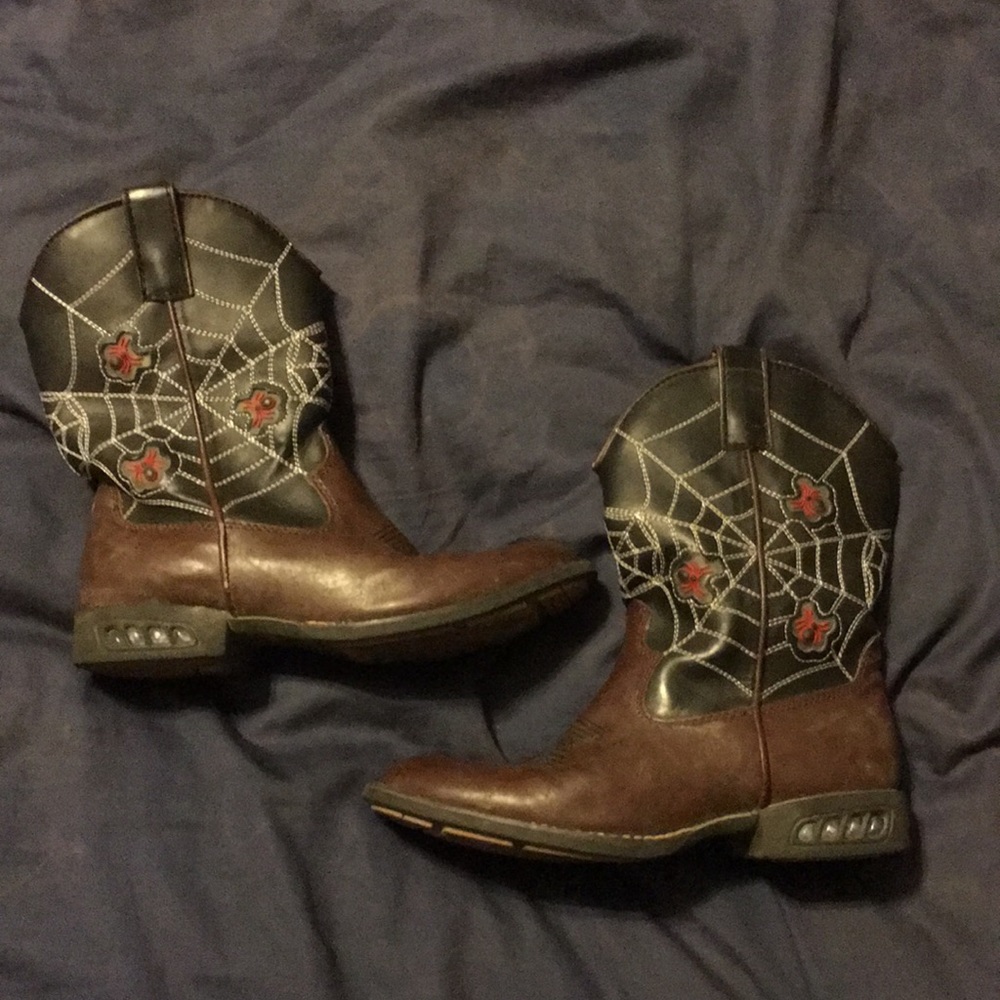 Light up spider boots
